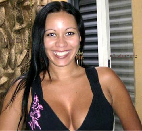 Date this cute Brazil girl Shirley from GOIANIA B3957