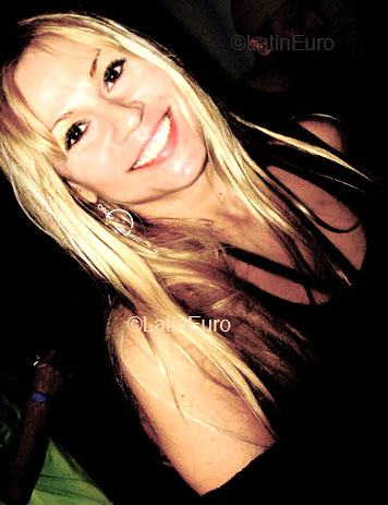 Date this attractive Brazil girl Bianca from SAO PAULO B4011