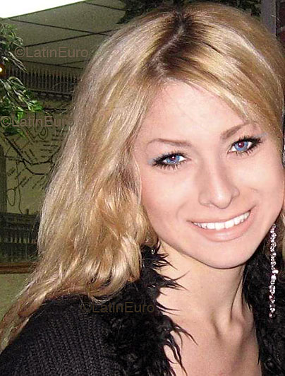 Date this good-looking Brazil girl Anna from BELO HORIZONTE B4021