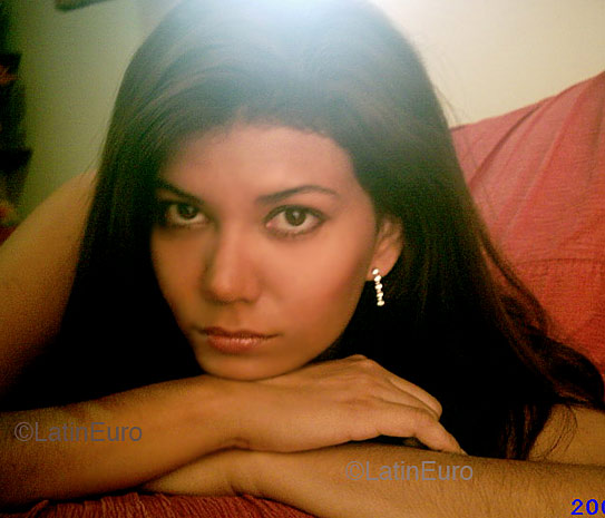 Date this voluptuous Brazil girl Claudia from JOAO PESSOA B4065