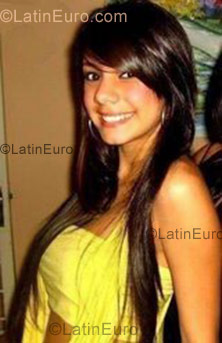 Date this cute Brazil girl Kamila from Cuiaba B407