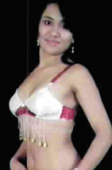 Date this voluptuous Brazil girl Gilvane from BRASILIA B4085