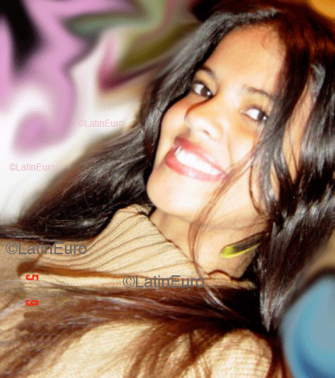 Date this good-looking Brazil girl Lorena from RIO DE JANEIRO B4165