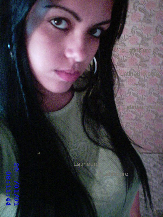 Date this hard body Brazil girl Anna from MARINGA B4216