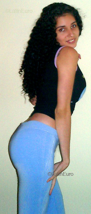 Date this exotic Brazil girl Edmara from SANTA MARIA DE JETIBA B4221