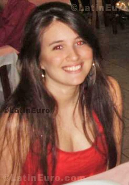 Date this happy Brazil girl Heloisa from Goiania B429