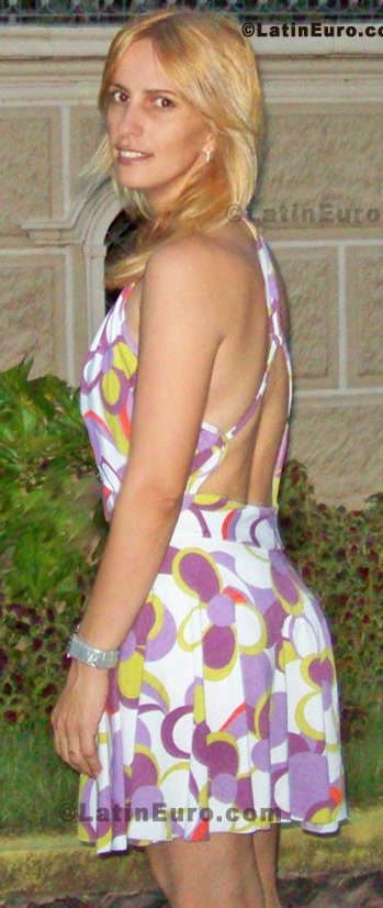 Date this voluptuous Brazil girl Ana from Tres Rios B430