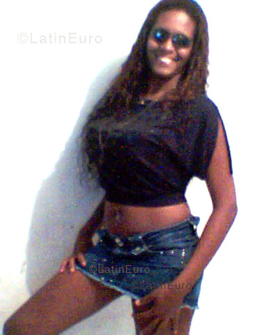 Date this sensual Brazil girl Alessandra from RIO DE JANEIRO B4301