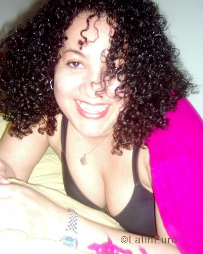 Date this happy Brazil girl Nilda from  B4308