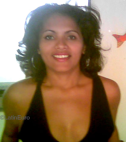 Date this athletic Brazil girl Silvelena from  B4364