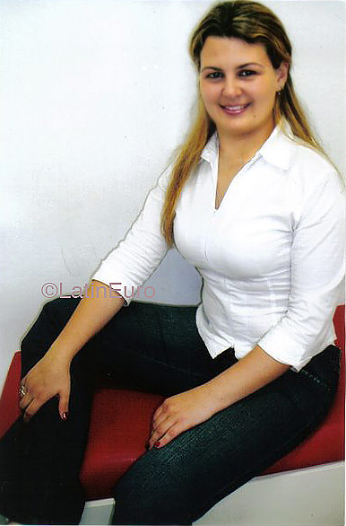 Date this foxy Brazil girl Franciele from  B4371