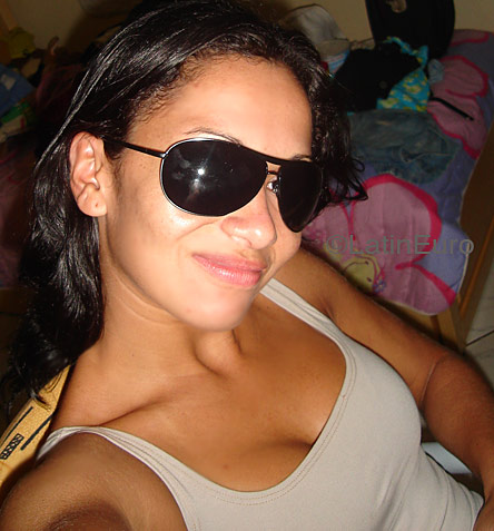 Date this nice looking Brazil girl Lidiana from PORTO VELHO B4374