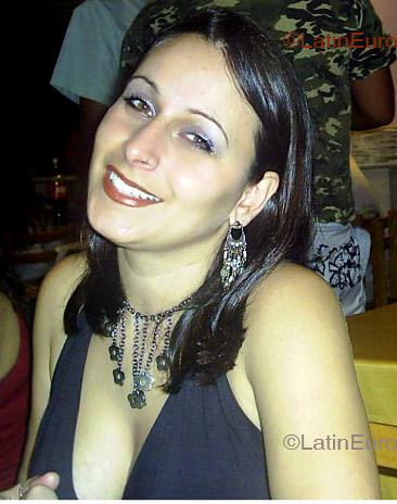 Date this beautiful Brazil girl Silamara from  B4388