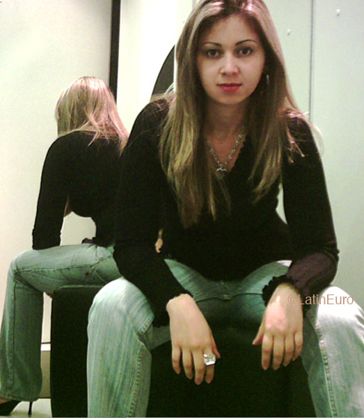 Date this hot Brazil girl Janice from BARRA B4534