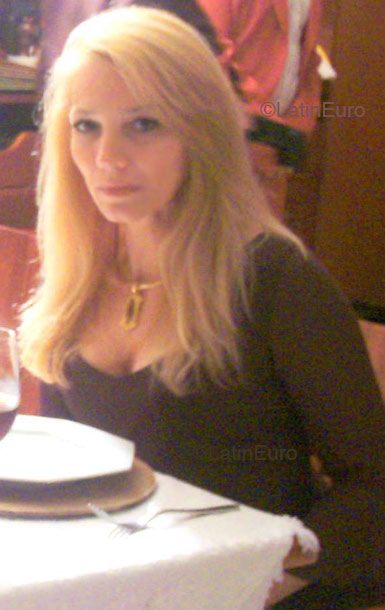 Date this hot Brazil girl Nilza from LAGES B4542
