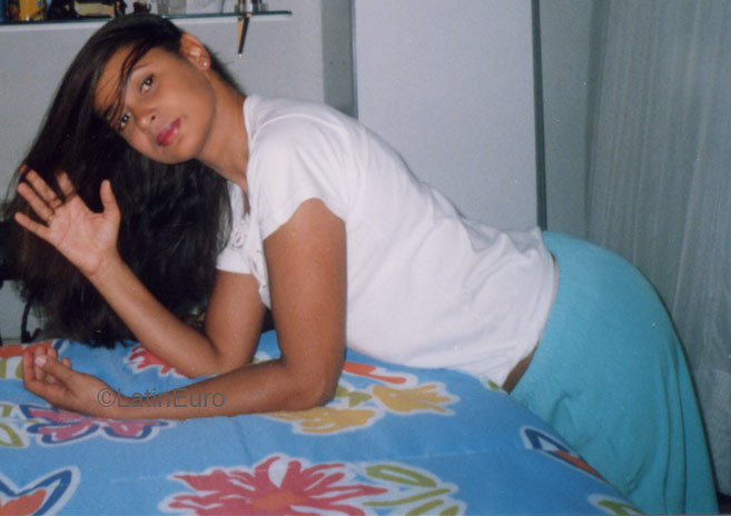 Date this voluptuous Brazil girl Rosemary from RIO DE JANEIRO B4558