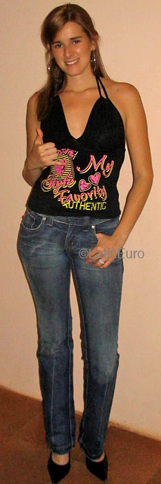 Date this lovely Brazil girl Marcela from GOIANIA B4591