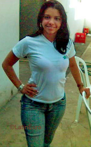 Date this beautiful Brazil girl Aline from TERESINA B4652