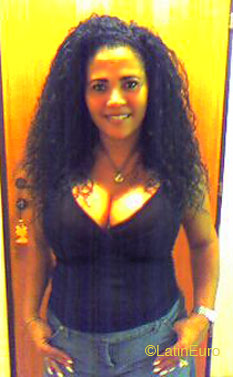 Date this hard body Brazil girl Risomar from  B4673