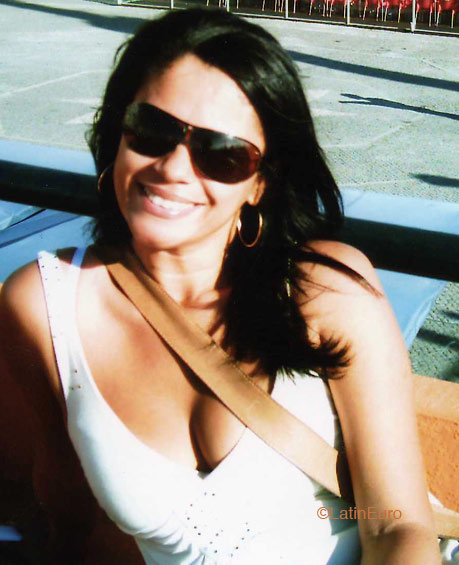 Date this hot Brazil girl Martha from PORTO B4693