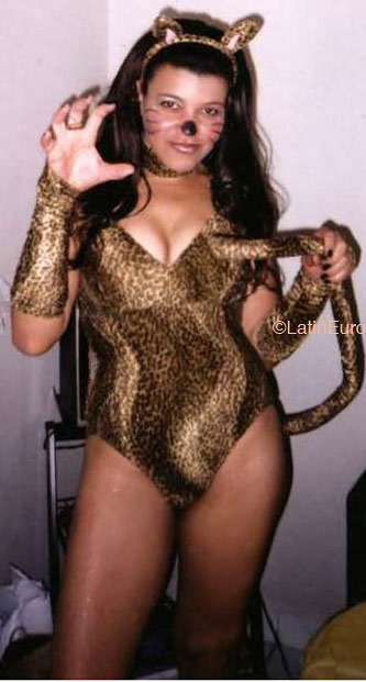 Date this hard body Brazil girl Elis from VARGINHA B4698