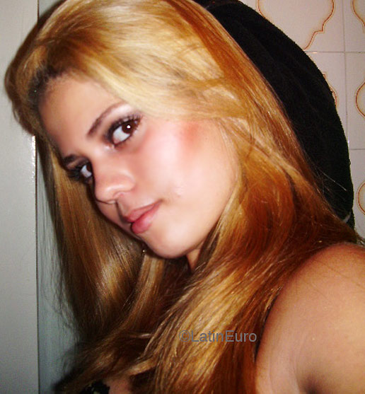 Date this attractive Brazil girl Liciane from GOIANIA B4727