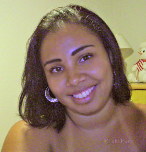 Date this good-looking Brazil girl Vanessa from RIO DE JANEIRO B4728