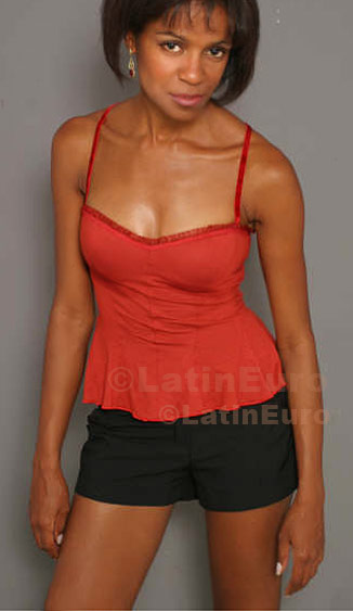 Date this georgeous Brazil girl Cristina from Goiania B476