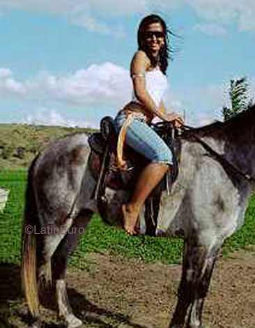 Date this beautiful Brazil girl Nidia from SALVADOR B4831