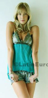 Date this stunning Brazil girl Loirinha from Rio de Janeiro B485