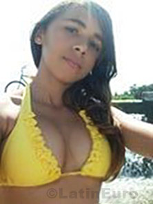 Date this sultry Brazil girl Vanessa from Aracati B491