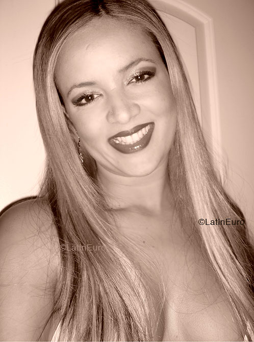 Date this pretty Brazil girl Luzia from BELO HORIZONTE B4995