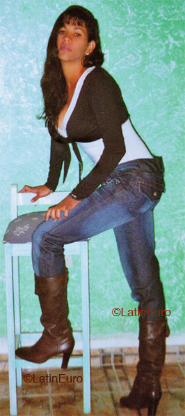 Date this attractive Brazil girl Tais from VITORIA DA CONQUISTA B5014