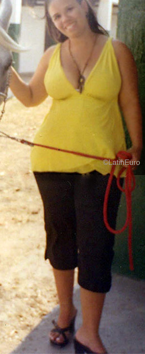 Date this lovely Brazil girl Viviane from FEIRA DE SANTANA B5086