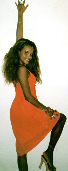 Date this voluptuous Brazil girl Edilene from SALVADOR B5241