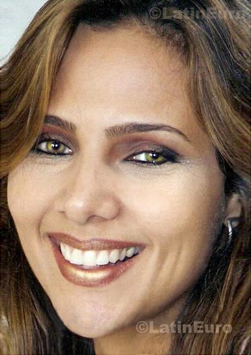 Date this gorgeous Brazil girl Alexandra from Itu B525