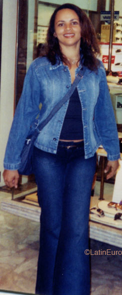 Date this beautiful Brazil girl Silvania from Recife B2143