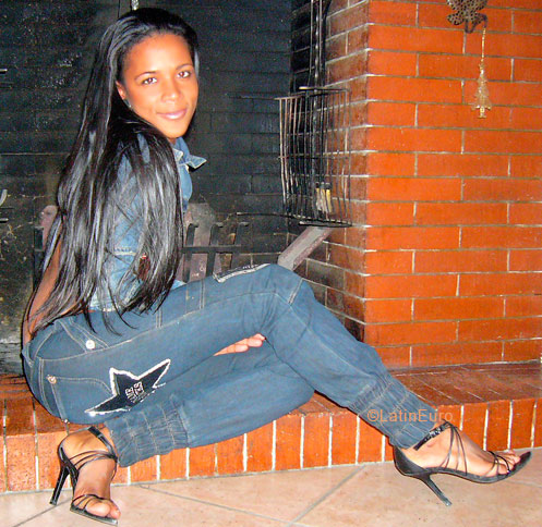 Date this cute Brazil girl Silvana from SALVADOR B5471