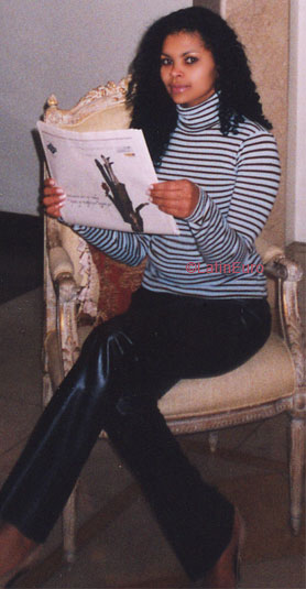 Date this happy Brazil girl Joanita from SAO PAULO B5527