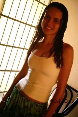 Date this attractive Brazil girl Anna from IMPERATRIZ B5532