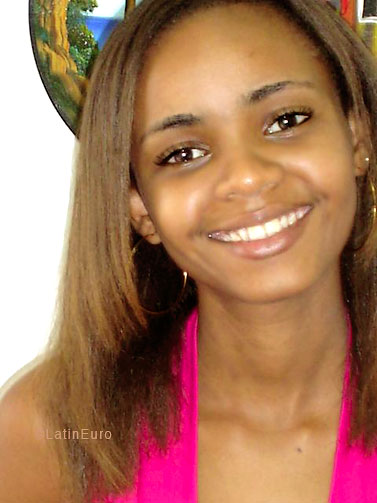 Date this sensual Brazil girl Cris from RIO DE JANEIRO B5650