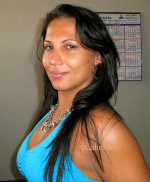 Date this voluptuous Brazil girl Marcela from PATROCINIO B5862