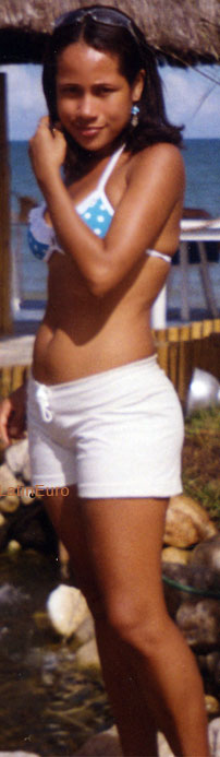 Date this voluptuous Brazil girl Silmara from ITABUNA B5933