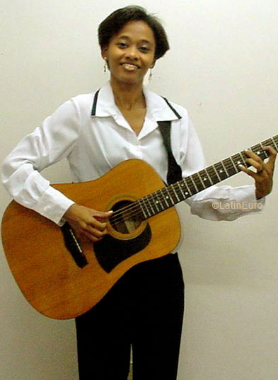 Date this beautiful Brazil girl Edileusa from MATO GROSSO B5951