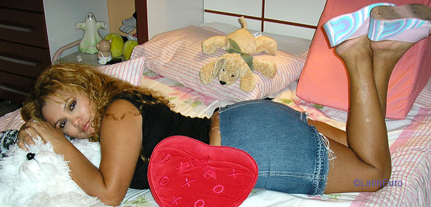 Date this nice looking Brazil girl Laena from FORTALEZA B5977