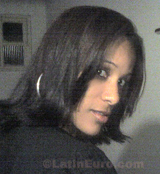 Date this nice looking Brazil girl Camila from Belford Roxo B5
