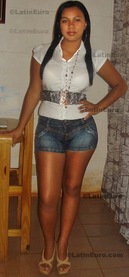 Date this hard body Brazil girl Solange from Buri B6