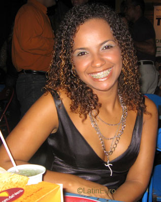 Date this funny Brazil girl Laura from RECIFE B6064