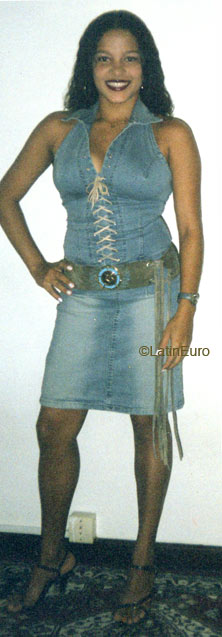 Date this nice looking Brazil girl Edvoneide from RIO DE JANEIRO B6154
