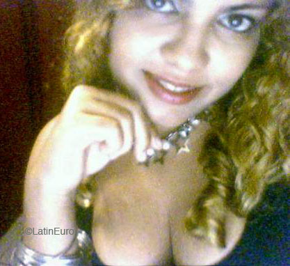 Date this athletic Brazil girl Milena from  B6185